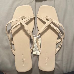 Banana Republic Barely There Sandal in Natural Stone (size 9)